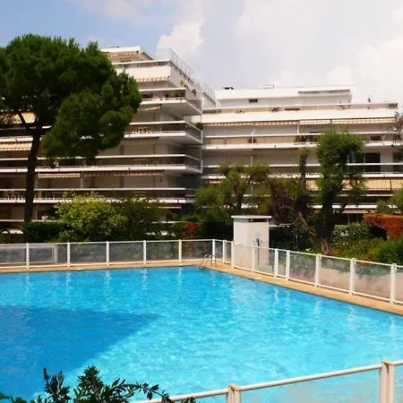 Corinthe Mas De Tanit , * Antibes